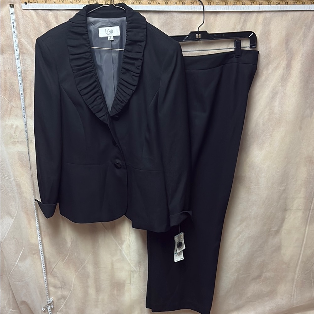 Le Suit Black Ruffled Collar Suit Set